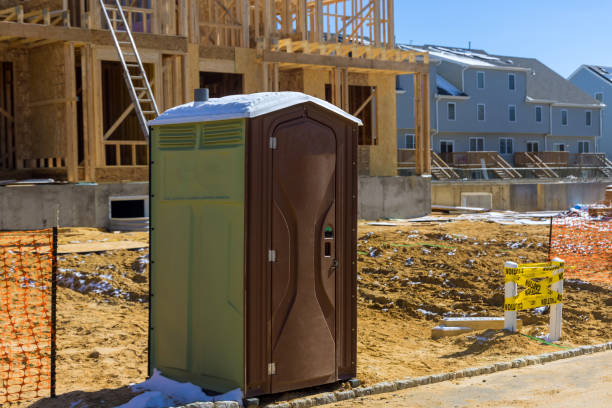 Best Luxury portable toilet rental  in Leavittsburg, OH