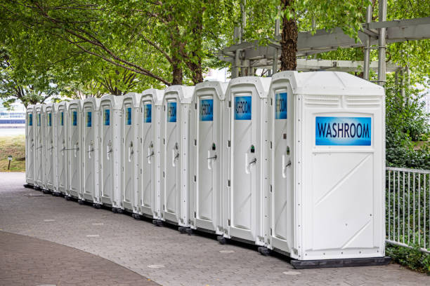 Best Emergency porta potty rental  in Leavittsburg, OH