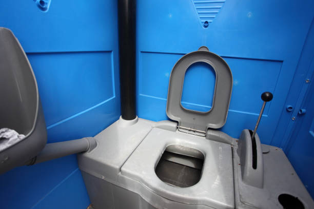 Best Porta potty delivery and setup  in Leavittsburg, OH